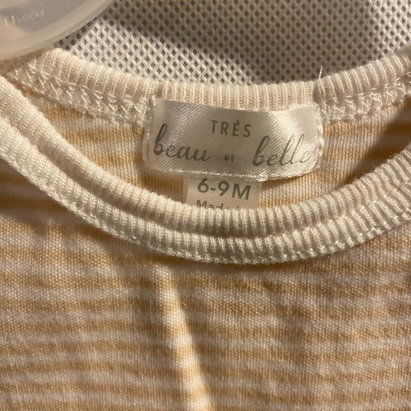 Tres Beau et Belle Infant Girls Stripe Bodysuit, NWOT, size 6-9 months. - Picture 2 of 3